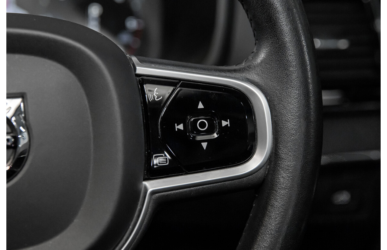 1/2020 Volvo XC90 D5 Inscription (AWD) 256 MY20 Onyx Black Metallic Twin Turbo Diesel 2.0L - 7 Seater