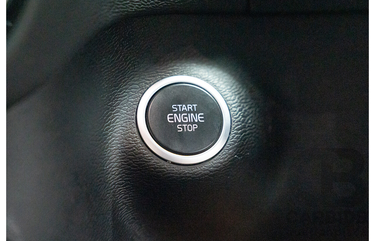 05/2022 Volvo XC40 Recharge Phev 536 MY22 4d Wagon Snow White 1.5L
