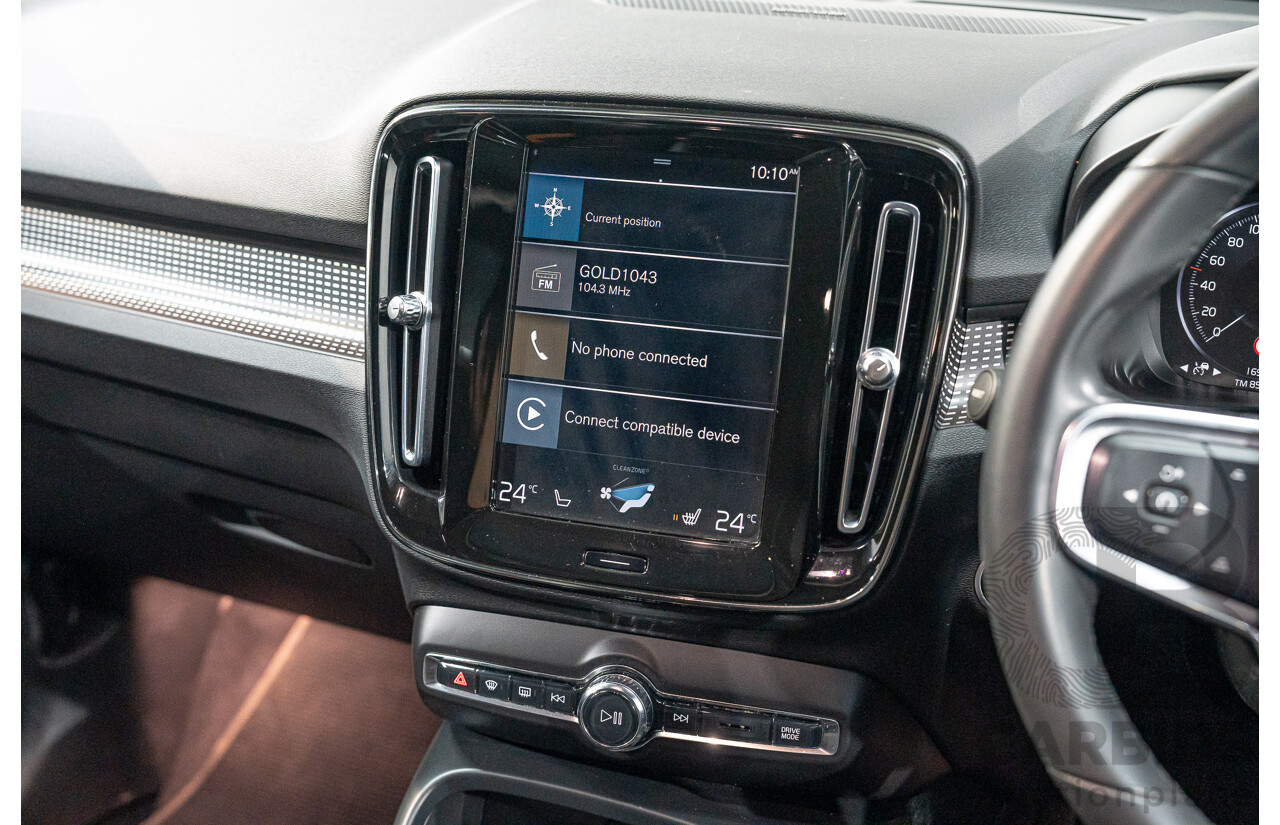 05/2022 Volvo XC40 Recharge Phev 536 MY22 4d Wagon Snow White 1.5L