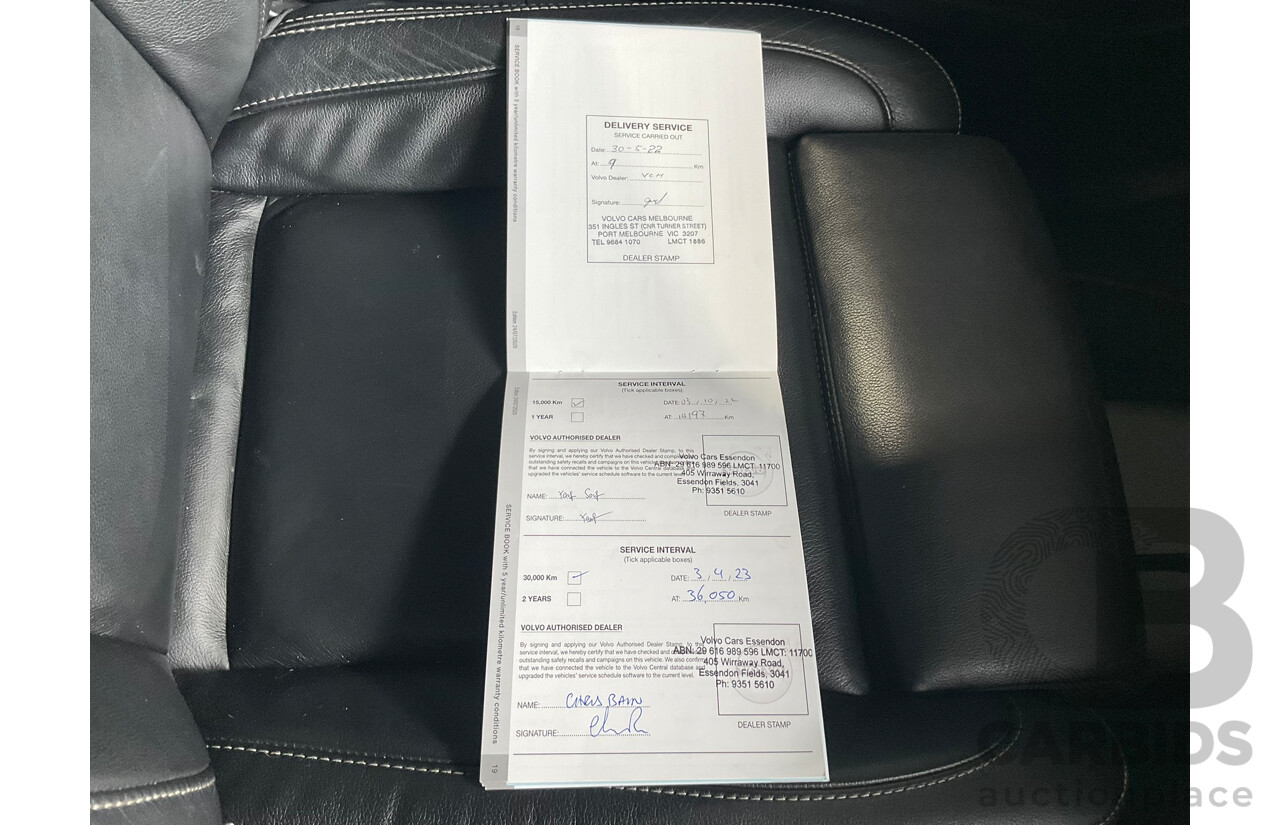 05/2022 Volvo XC40 Recharge Phev 536 MY22 4d Wagon Snow White 1.5L