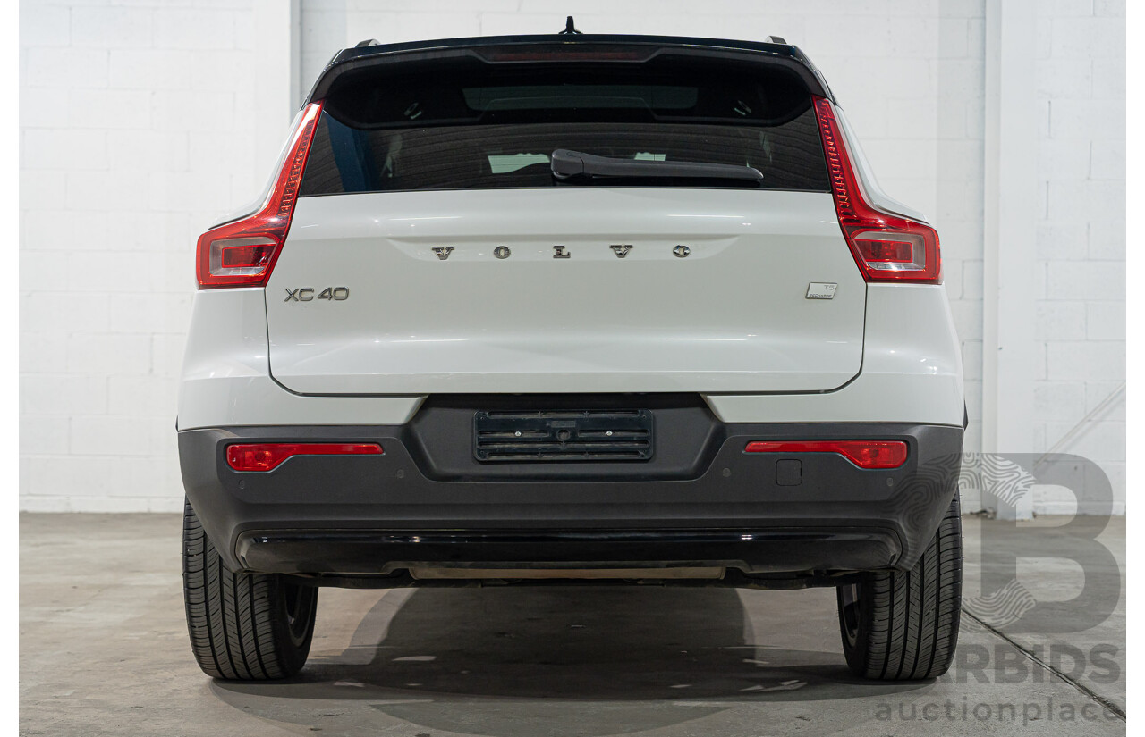 05/2022 Volvo XC40 Recharge Phev 536 MY22 4d Wagon Snow White 1.5L