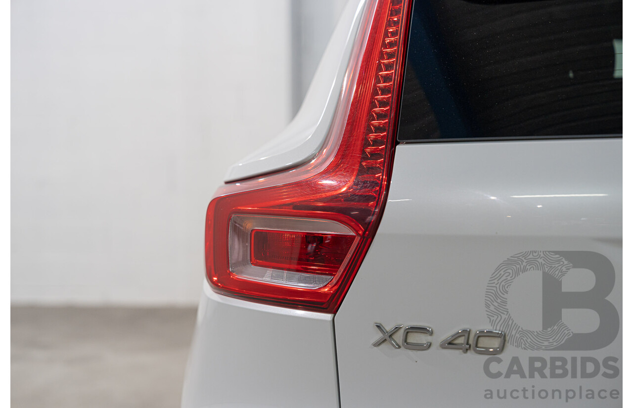 05/2022 Volvo XC40 Recharge Phev 536 MY22 4d Wagon Snow White 1.5L