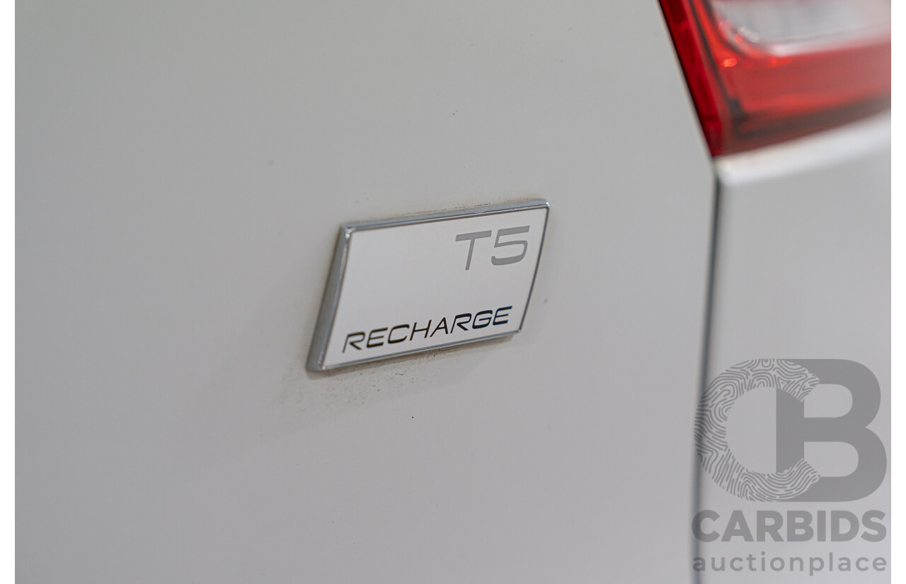 05/2022 Volvo XC40 Recharge Phev 536 MY22 4d Wagon Snow White 1.5L
