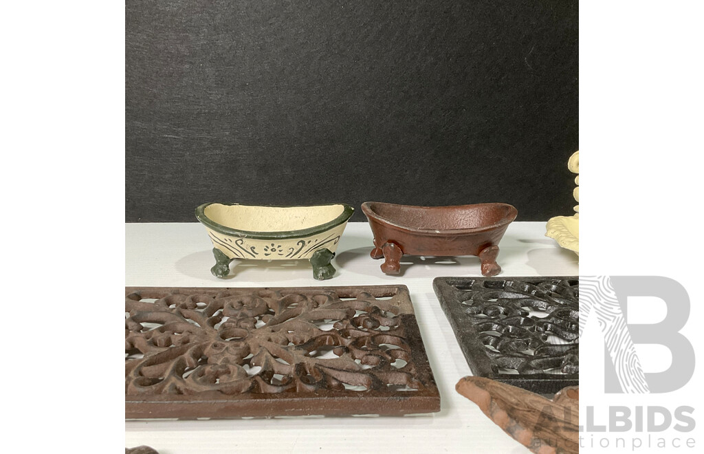Collection of Cast Iron Including Air Brick Vent, Soap Dish, Butterflies, Dog Key Hook and Keys