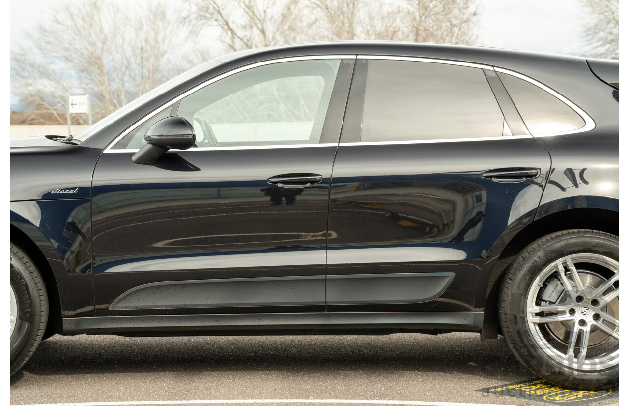 9/2015 Porsche Macan S Diesel (AWD) MY16 4d Wagon Jet Black Metallic Turbo Diesel 3.0L