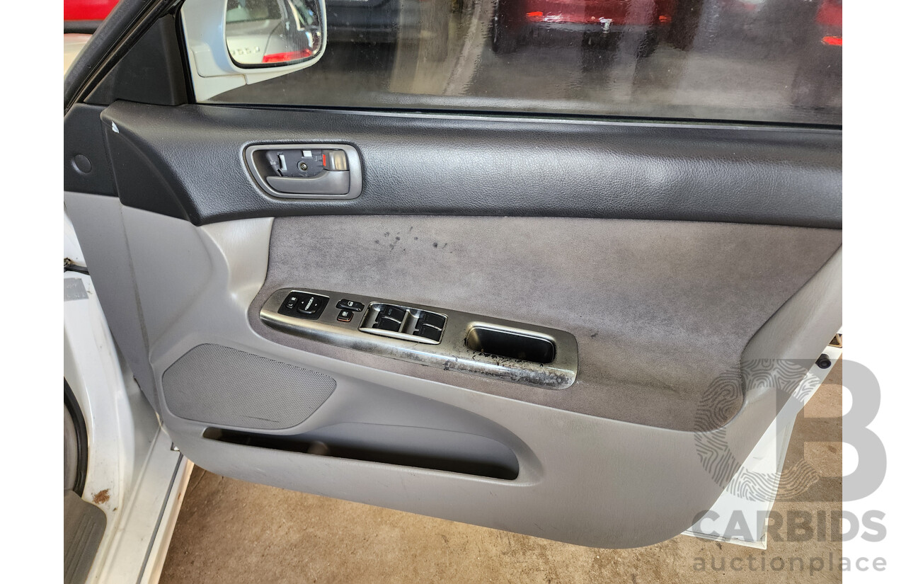 03/2004 Toyota Camry Sportivo MCV36R 4d Sedan White 3.0L