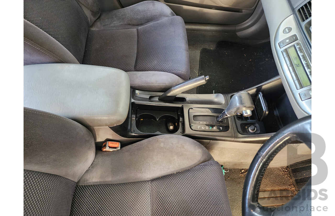 03/2004 Toyota Camry Sportivo MCV36R 4d Sedan White 3.0L