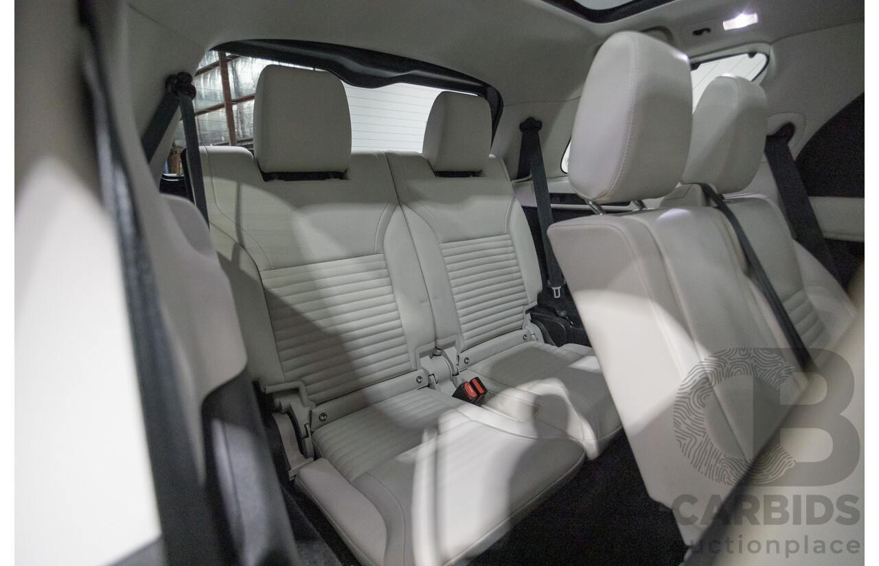 6/2021 Land Rover Discovery D300 SE (AWD) L462 MY21 4d Wagon Fuji White Twin Turbo Diesel 3.0L - 7 Seater