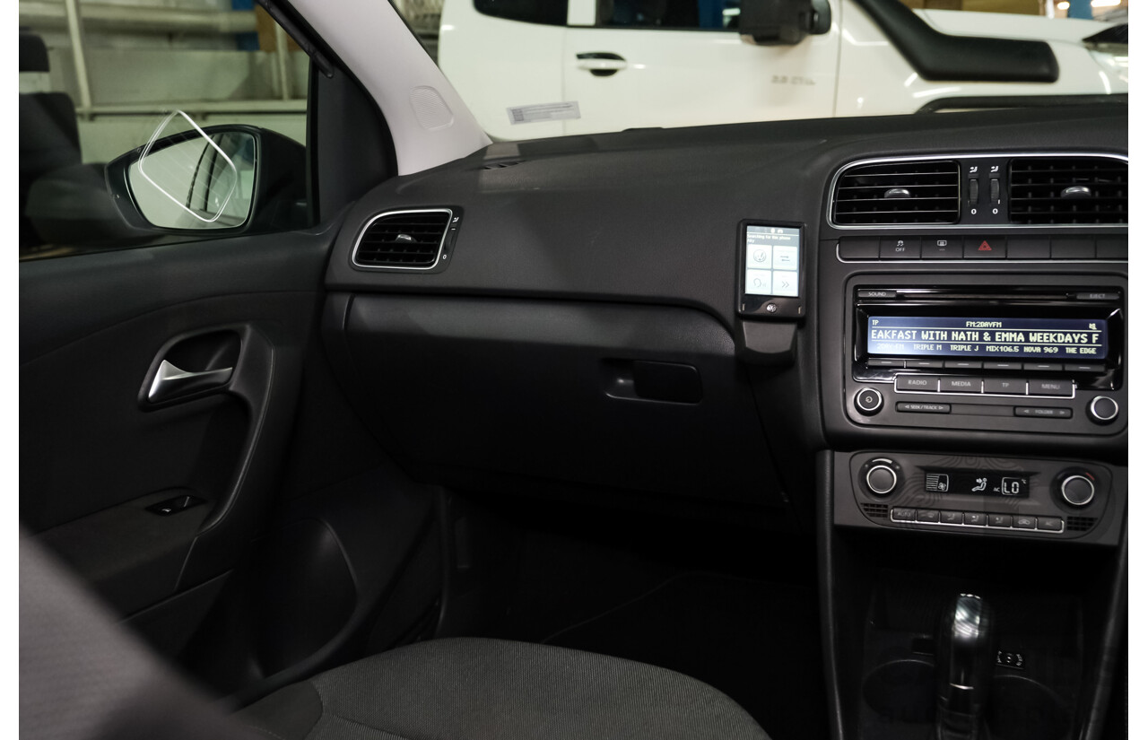 4/2012 Volkswagen Polo 66 TDI Comfortline MY12 FWD 5d Hatchback Black 1.6L