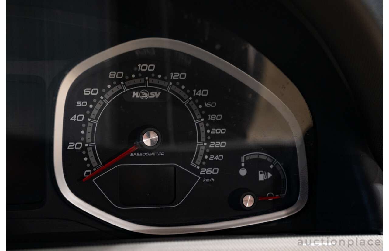 10/2011 Holden Special Vehicles (HSV) E3 Senator Signature MY12 4d Sedan Alto Grey V8 6.2L - Project