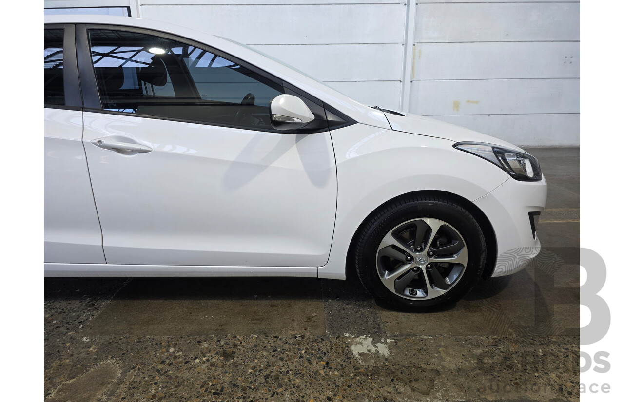7/2015 Hyundai i30 Active X GD3 Series 2 5d Hatchback White 1.8L