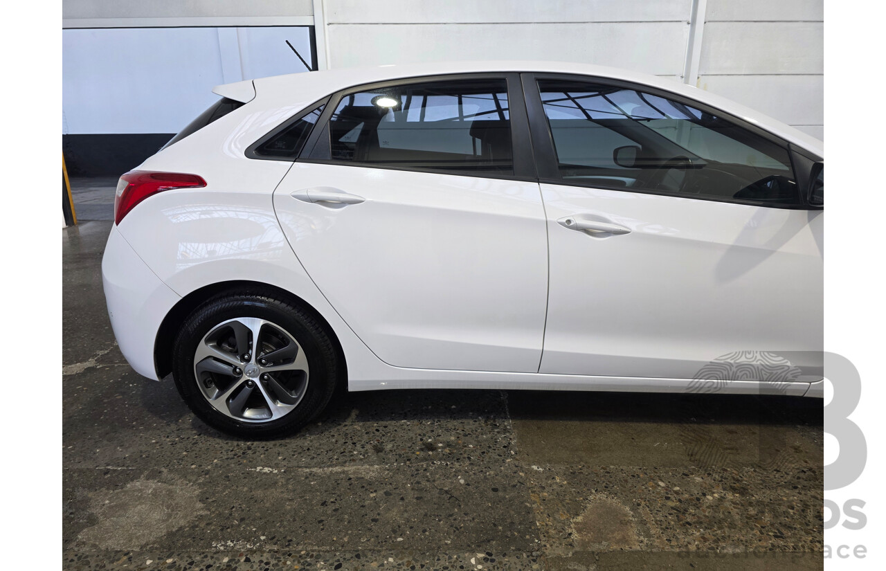 7/2015 Hyundai i30 Active X GD3 Series 2 5d Hatchback White 1.8L