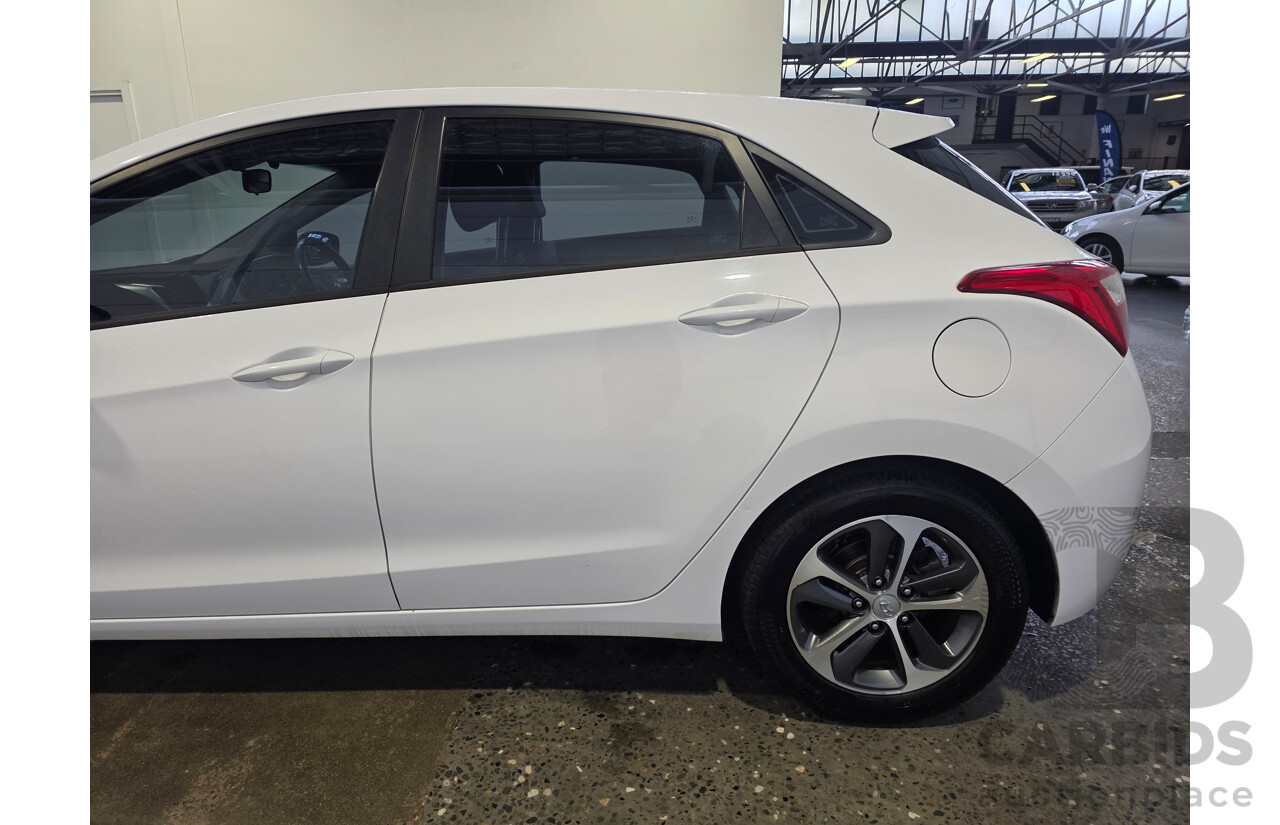 7/2015 Hyundai i30 Active X GD3 Series 2 5d Hatchback White 1.8L
