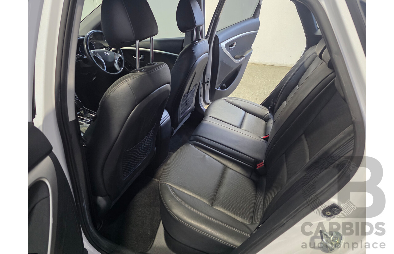 7/2015 Hyundai i30 Active X GD3 Series 2 5d Hatchback White 1.8L