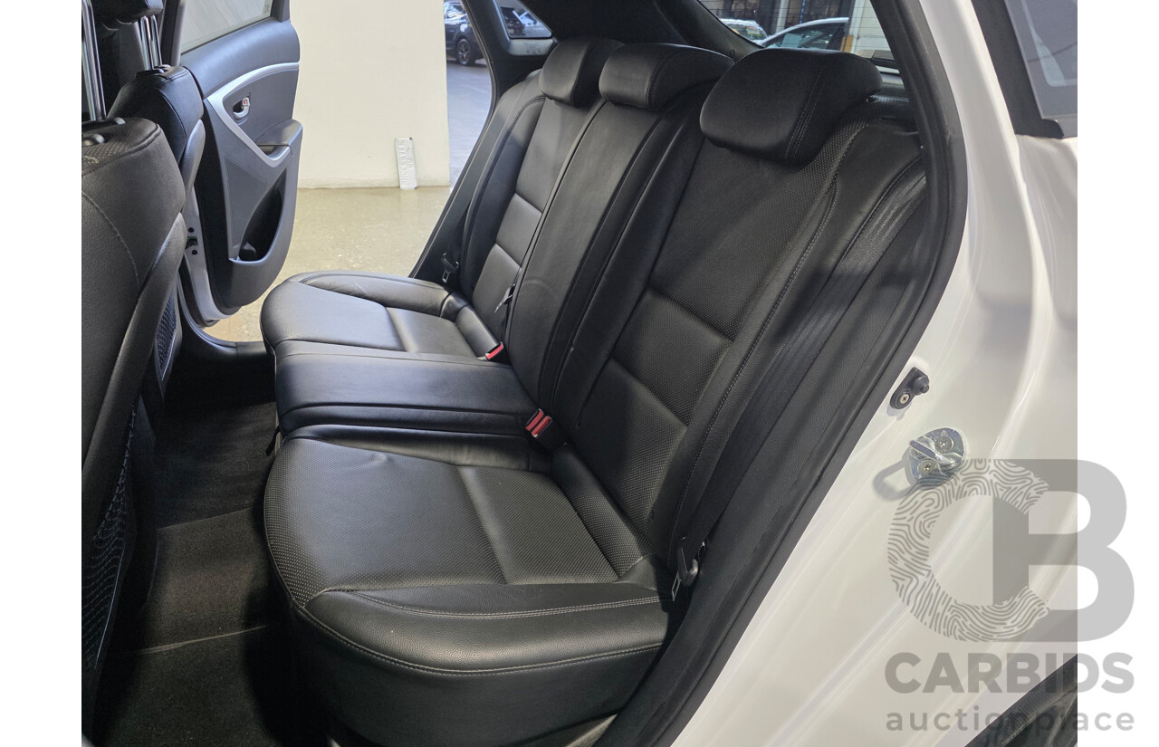 7/2015 Hyundai i30 Active X GD3 Series 2 5d Hatchback White 1.8L