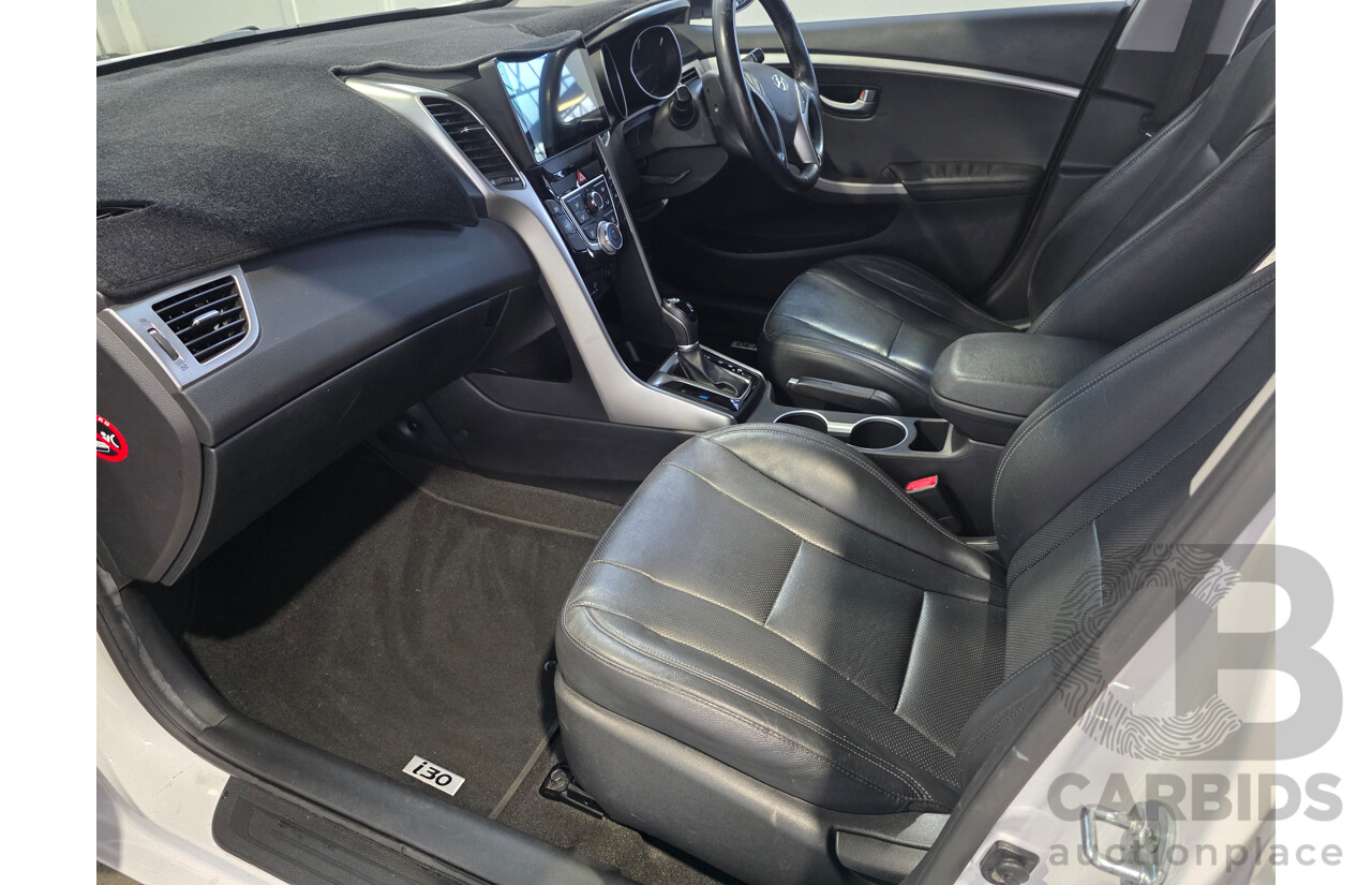 7/2015 Hyundai i30 Active X GD3 Series 2 5d Hatchback White 1.8L