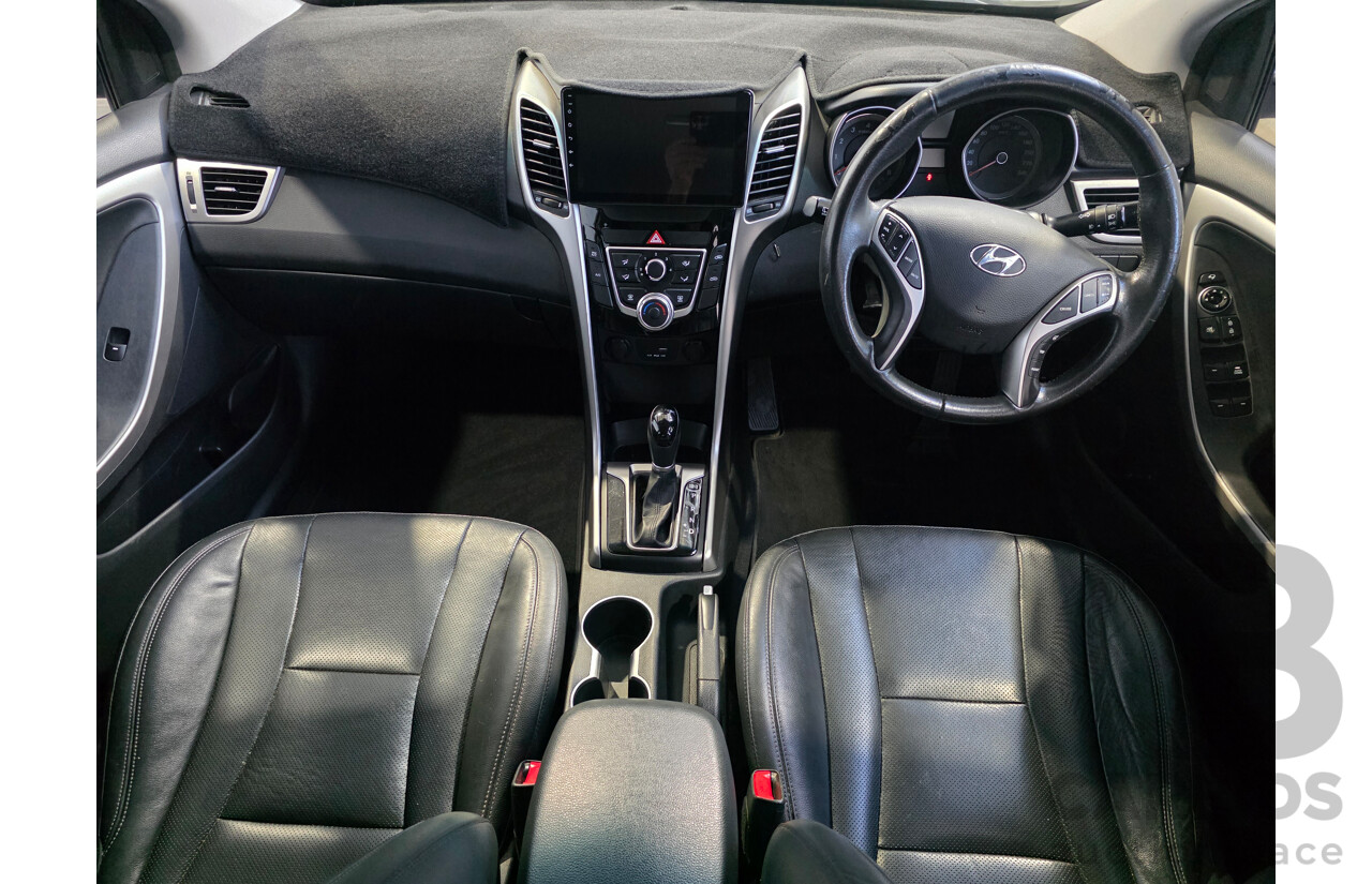 7/2015 Hyundai i30 Active X GD3 Series 2 5d Hatchback White 1.8L