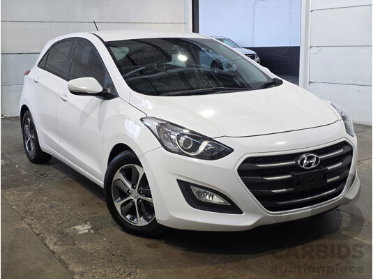 7/2015 Hyundai i30 Active X GD3 Series 2 5d Hatchback White 1.8L