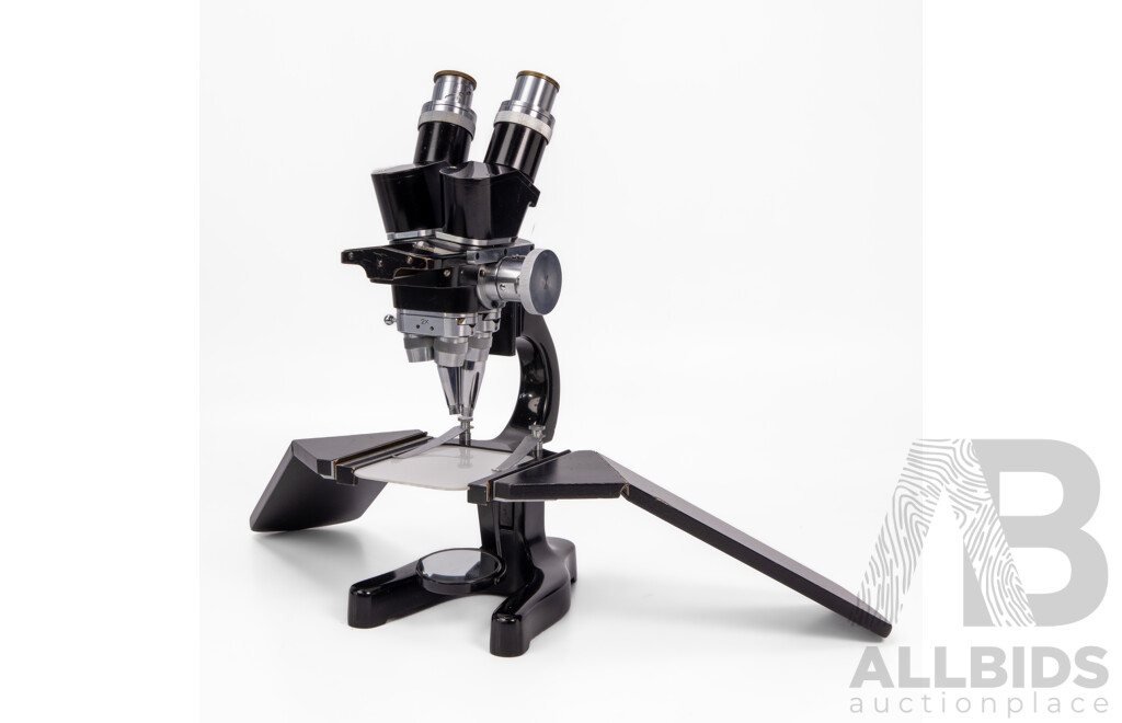 Vintage Ernst Leitz Wetzlar Binocular Microscope in Wooden Carrying Case