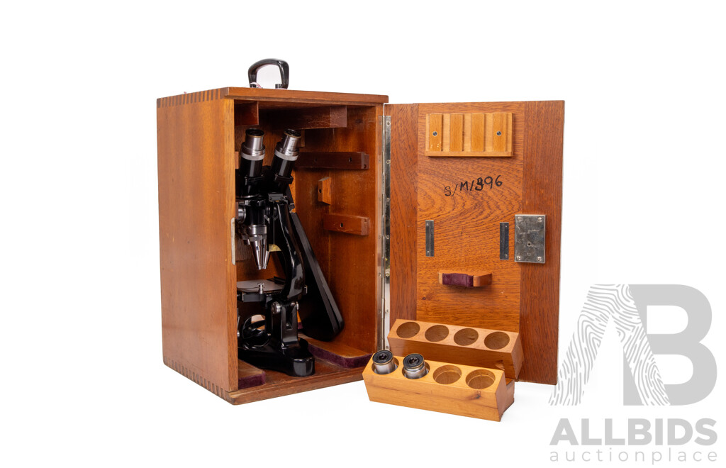 Vintage Ernst Leitz Wetzlar Binocular Microscope in Wooden Carrying Case