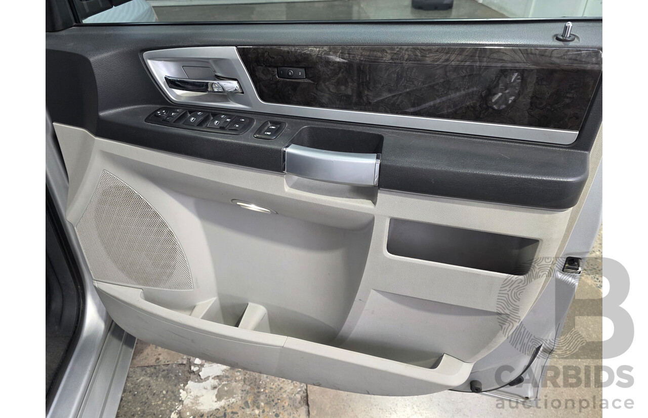 7/2010 Chrysler Grand Voyager Limited RT 4d Wagon V6 3.8L