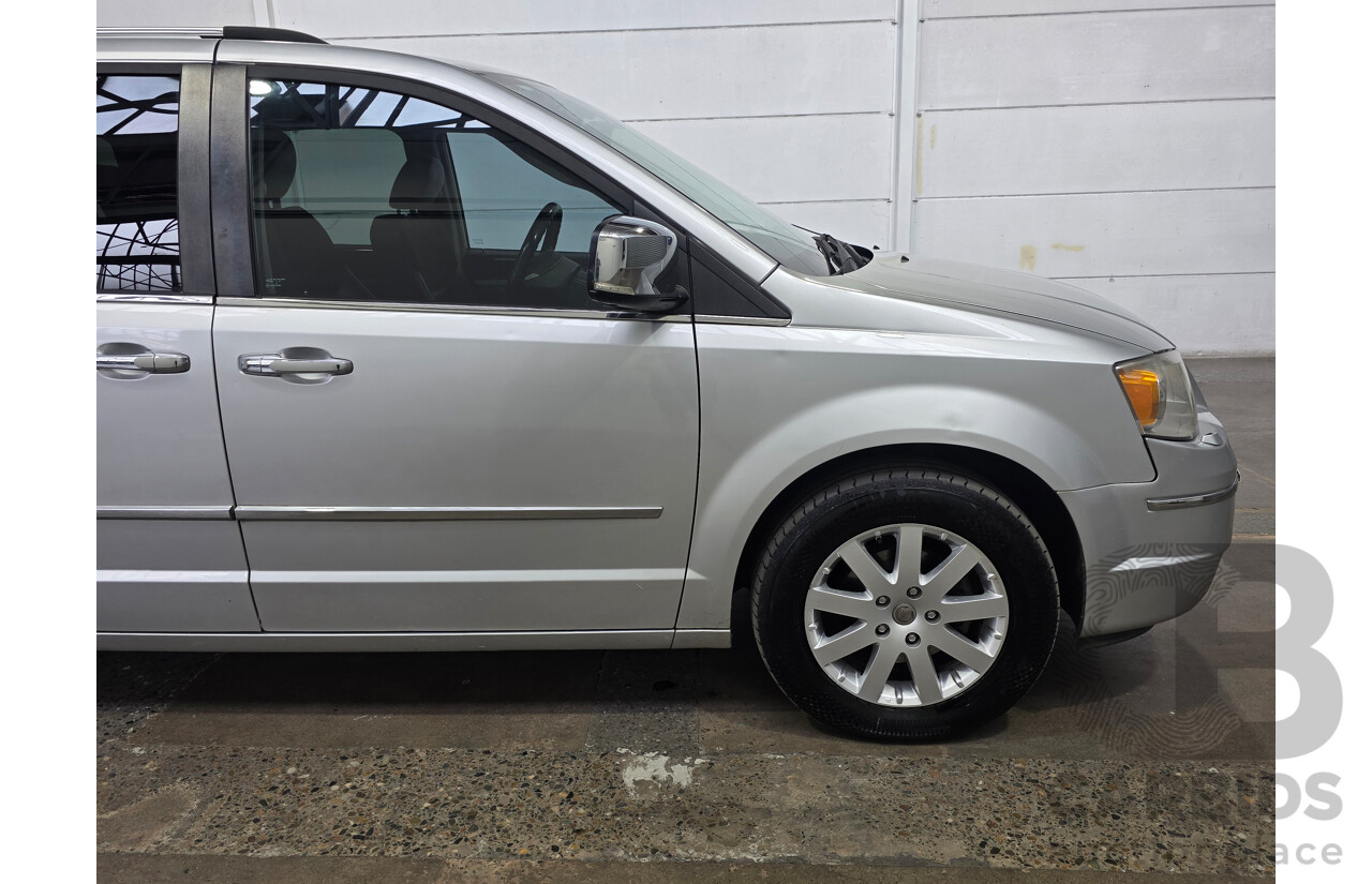 7/2010 Chrysler Grand Voyager Limited RT 4d Wagon V6 3.8L