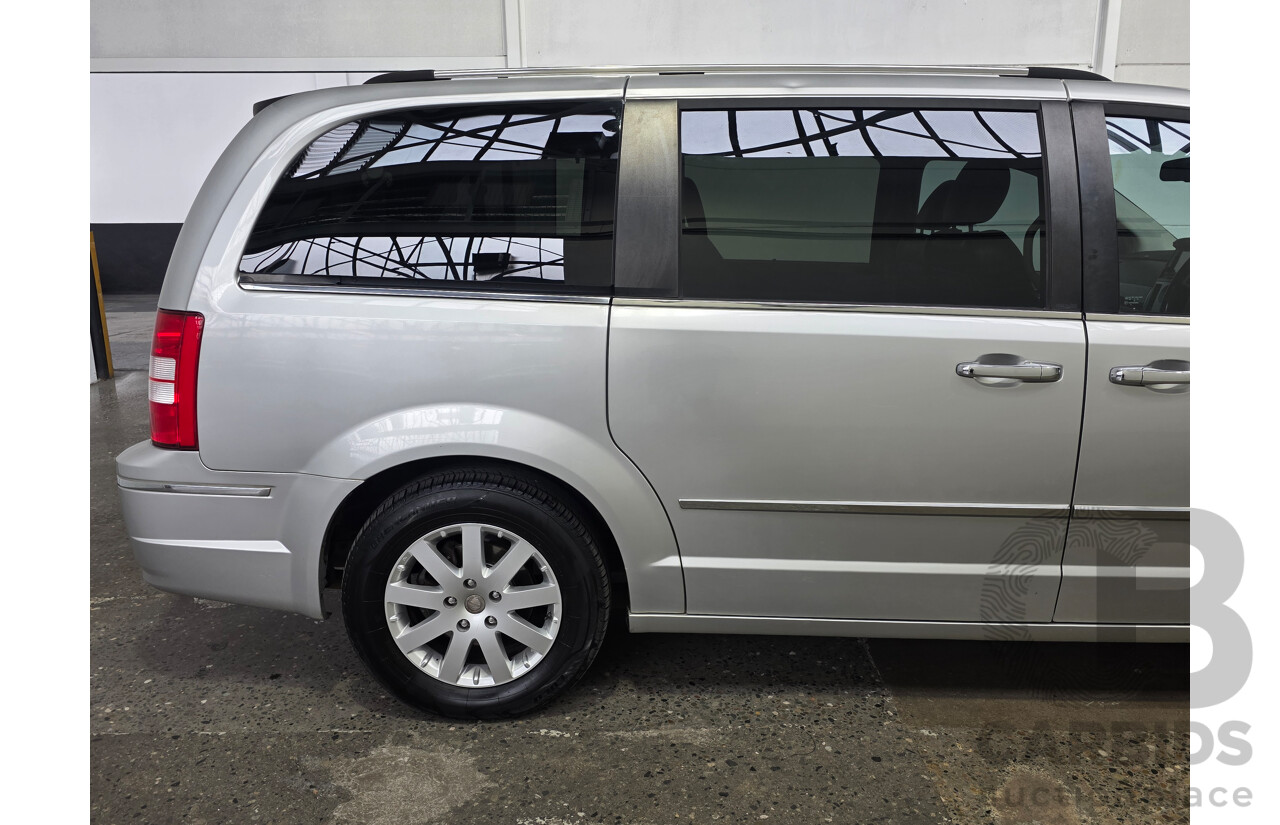 7/2010 Chrysler Grand Voyager Limited RT 4d Wagon V6 3.8L