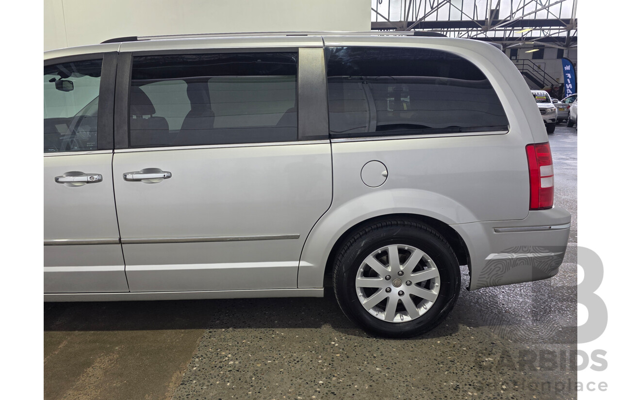 7/2010 Chrysler Grand Voyager Limited RT 4d Wagon V6 3.8L