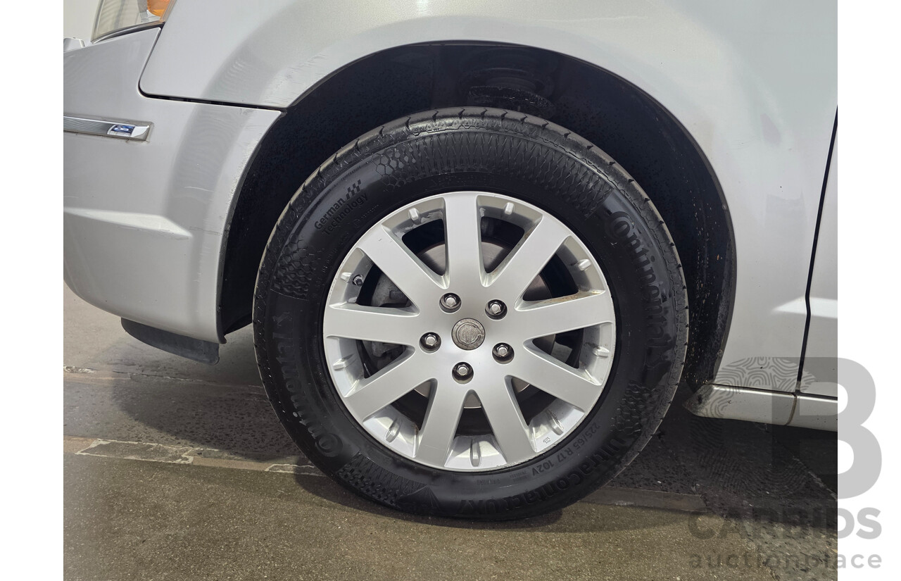 7/2010 Chrysler Grand Voyager Limited RT 4d Wagon V6 3.8L