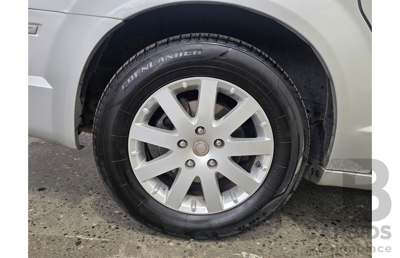 7/2010 Chrysler Grand Voyager Limited RT 4d Wagon V6 3.8L