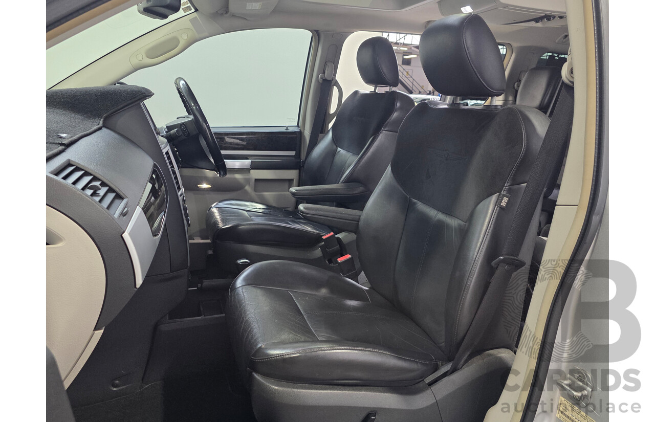 7/2010 Chrysler Grand Voyager Limited RT 4d Wagon V6 3.8L