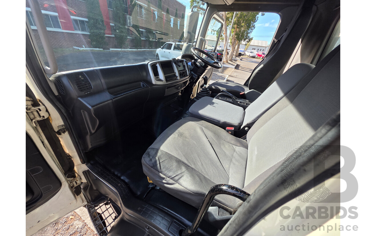 11/2016 Hino FC7J 500 Series Euro 5 4x2 Pantech 2d Truck Turbo Diesel 6.4L