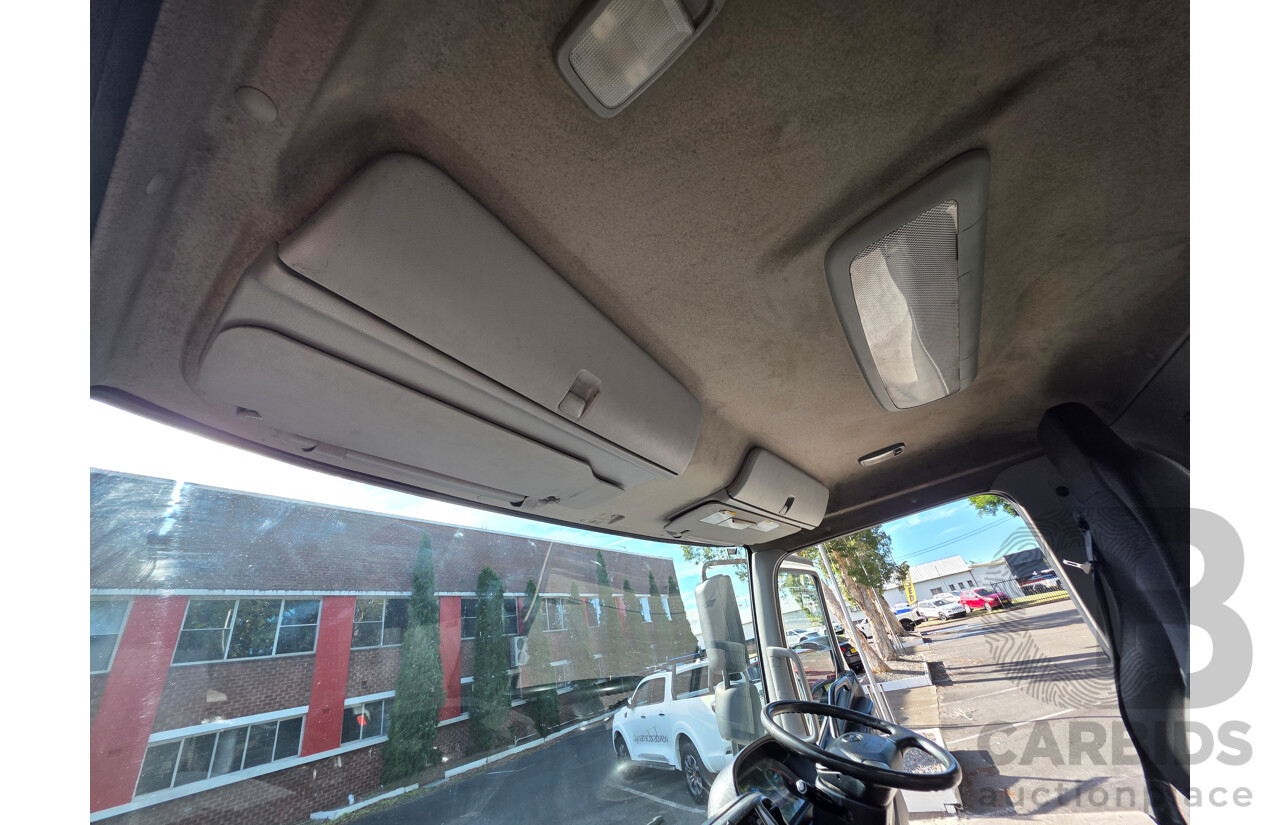 11/2016 Hino FC7J 500 Series Euro 5 4x2 Pantech 2d Truck Turbo Diesel 6.4L
