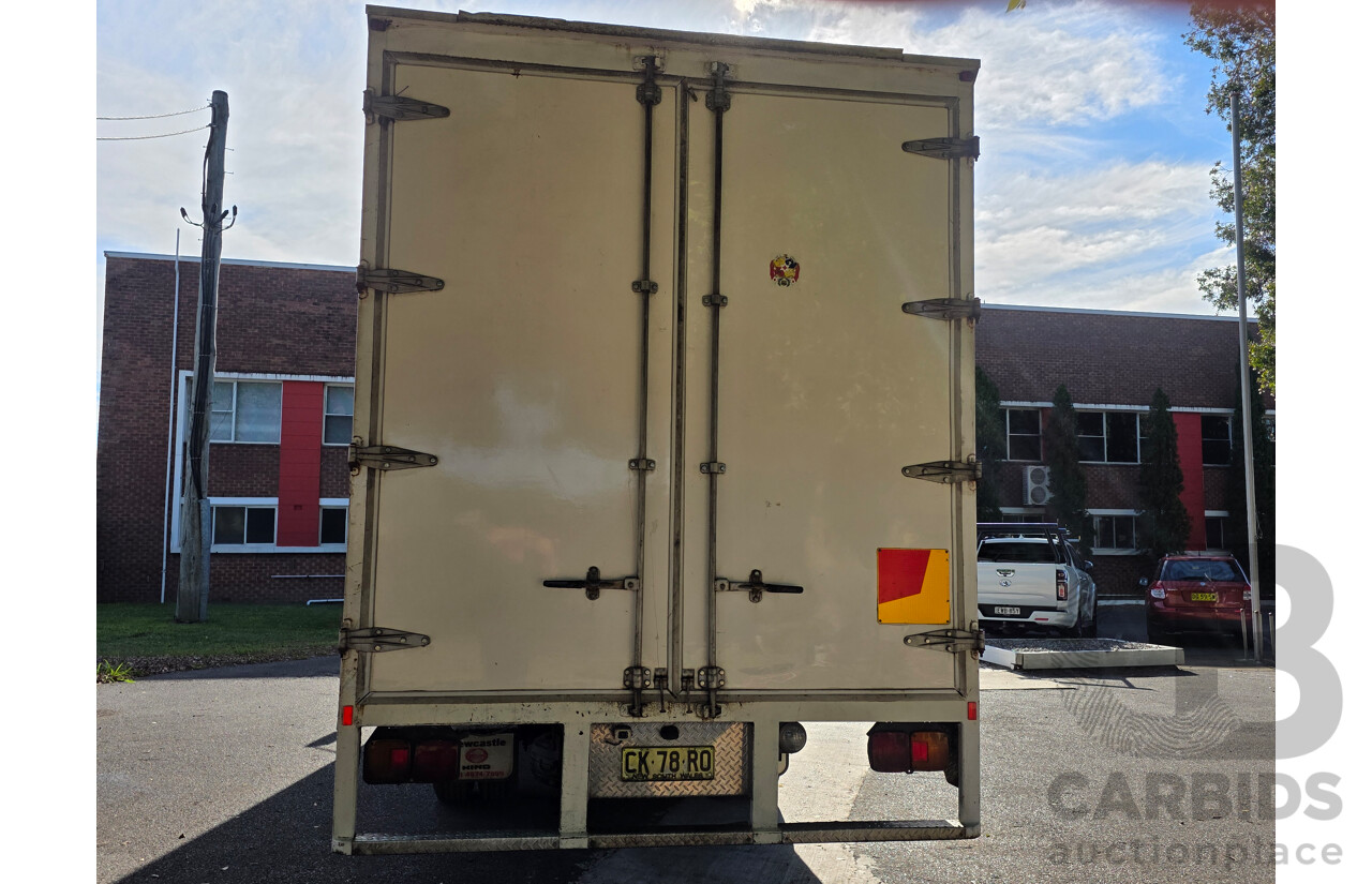 11/2016 Hino FC7J 500 Series Euro 5 4x2 Pantech 2d Truck Turbo Diesel 6.4L