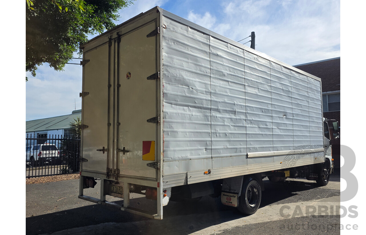 11/2016 Hino FC7J 500 Series Euro 5 4x2 Pantech 2d Truck Turbo Diesel 6.4L