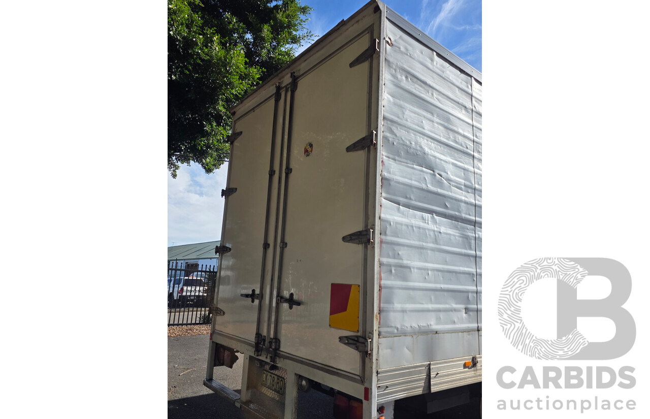 11/2016 Hino FC7J 500 Series Euro 5 4x2 Pantech 2d Truck Turbo Diesel 6.4L