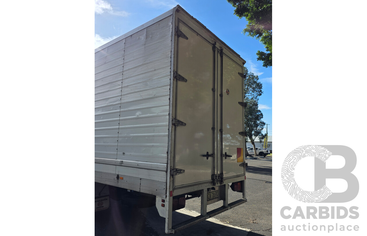 11/2016 Hino FC7J 500 Series Euro 5 4x2 Pantech 2d Truck Turbo Diesel 6.4L