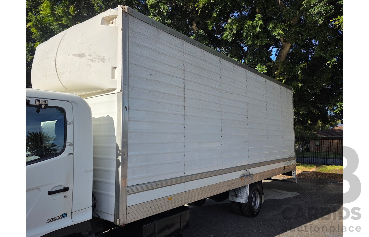 11/2016 Hino FC7J 500 Series Euro 5 4x2 Pantech 2d Truck Turbo Diesel 6.4L