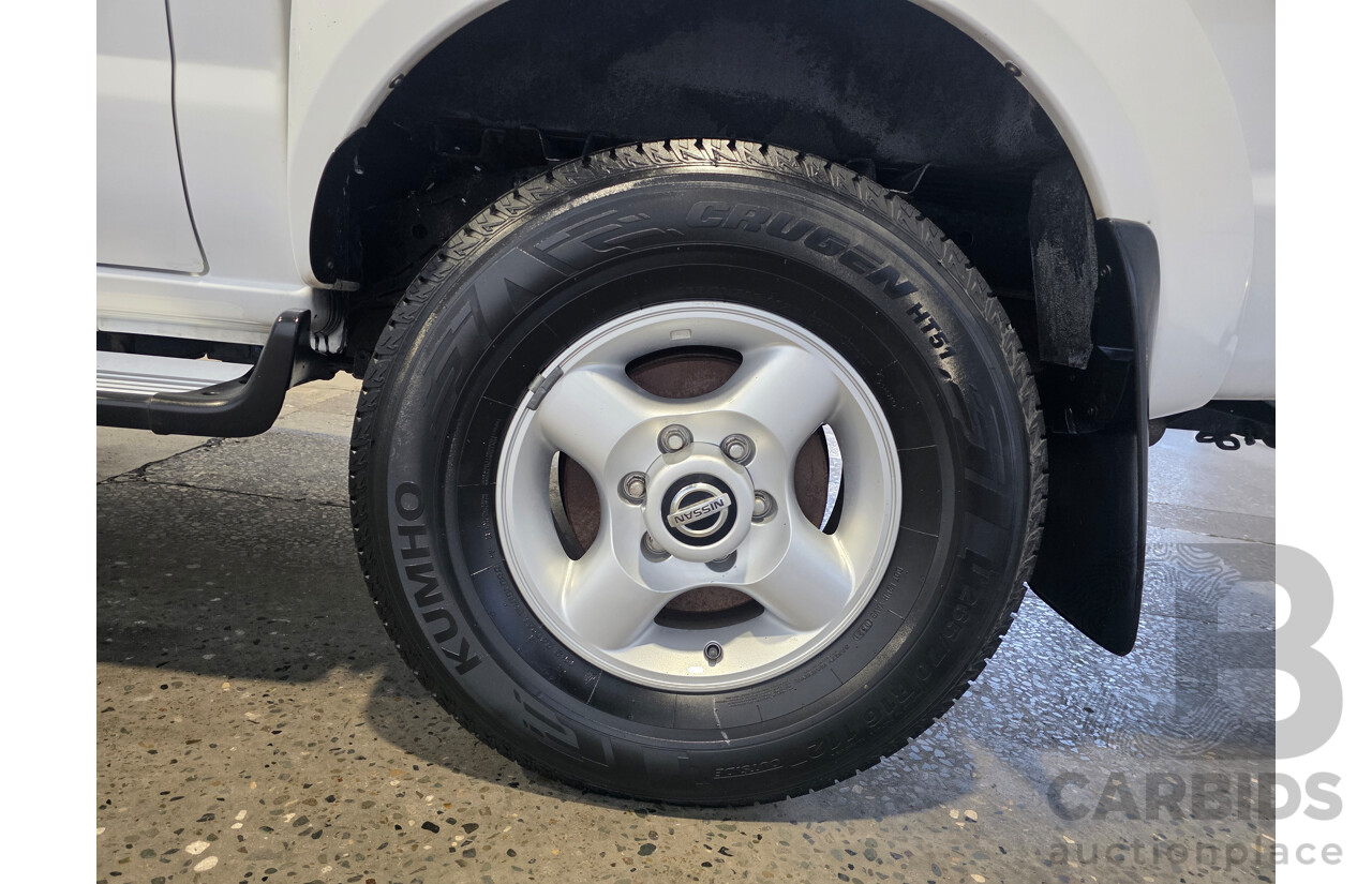 2/2012 Nissan Navara ST-R 4x4 D22 Series 5 Dual Cab White 2.5L