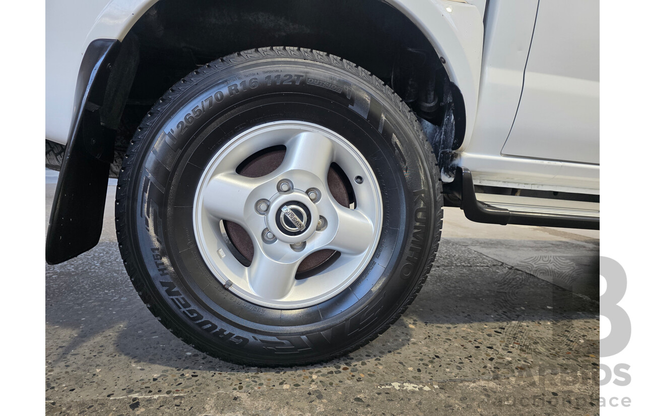 2/2012 Nissan Navara ST-R 4x4 D22 Series 5 Dual Cab White 2.5L