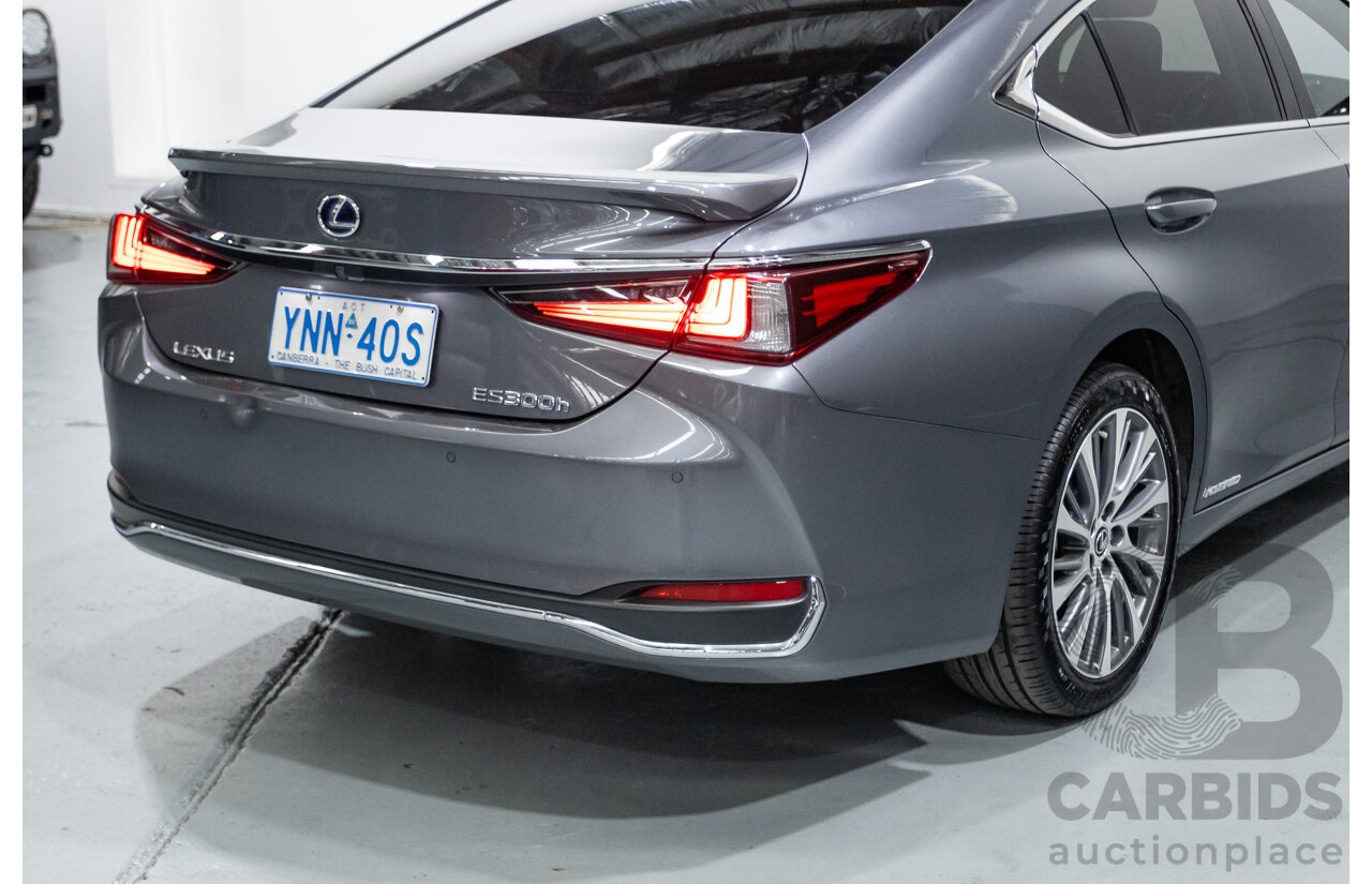 01/2020 Lexus ES300H Luxury + Enhancement Pack (Hybrid) AXZH10R 4D Sedan Mercury Grey Mica 2.5L