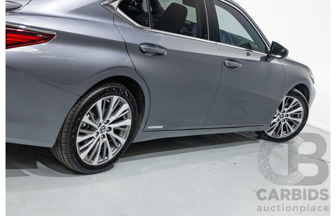 01/2020 Lexus ES300H Luxury + Enhancement Pack (Hybrid) AXZH10R 4D Sedan Mercury Grey Mica 2.5L