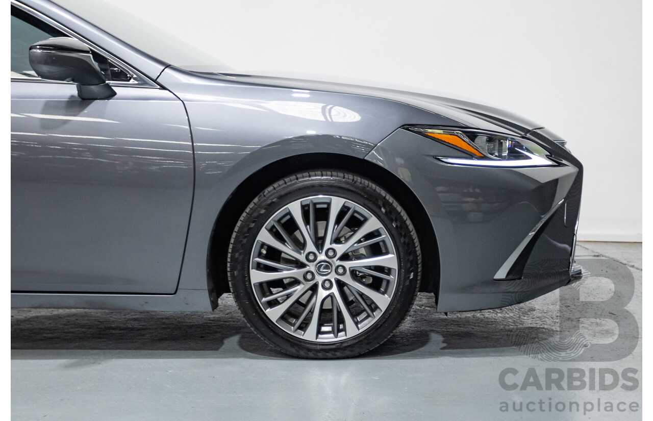 01/2020 Lexus ES300H Luxury + Enhancement Pack (Hybrid) AXZH10R 4D Sedan Mercury Grey Mica 2.5L
