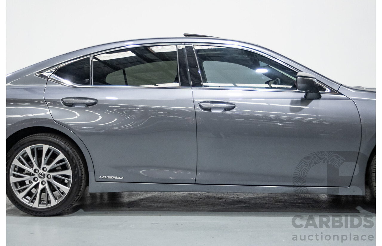 01/2020 Lexus ES300H Luxury + Enhancement Pack (Hybrid) AXZH10R 4D Sedan Mercury Grey Mica 2.5L