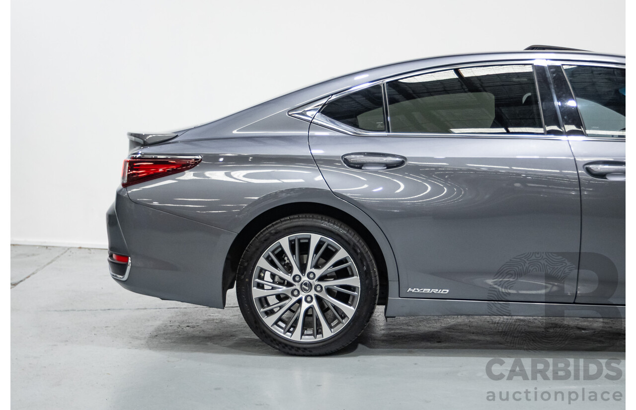 01/2020 Lexus ES300H Luxury + Enhancement Pack (Hybrid) AXZH10R 4D Sedan Mercury Grey Mica 2.5L
