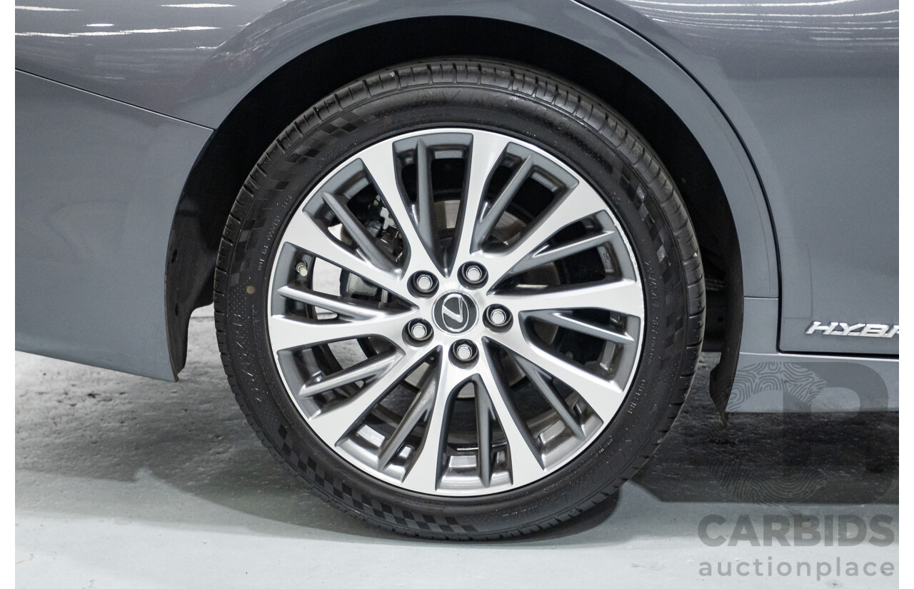 01/2020 Lexus ES300H Luxury + Enhancement Pack (Hybrid) AXZH10R 4D Sedan Mercury Grey Mica 2.5L