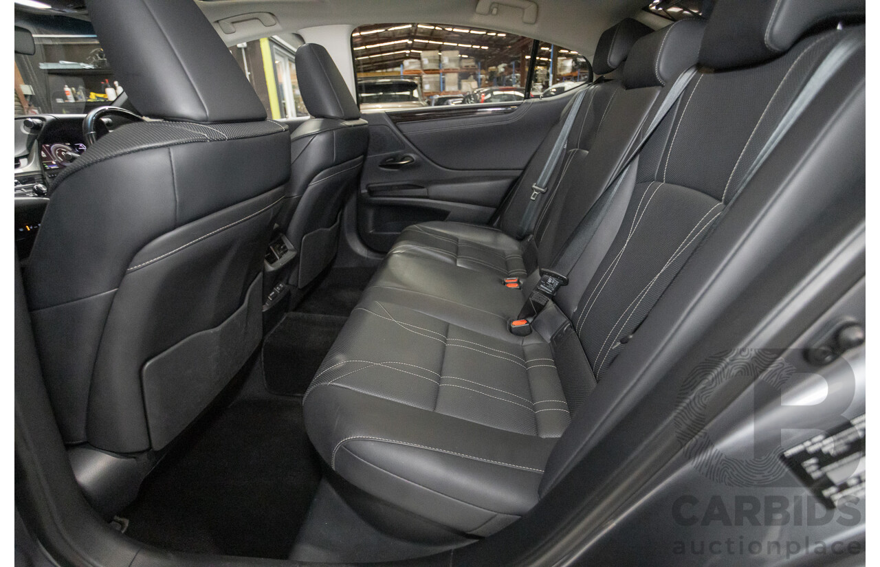 01/2020 Lexus ES300H Luxury + Enhancement Pack (Hybrid) AXZH10R 4D Sedan Mercury Grey Mica 2.5L
