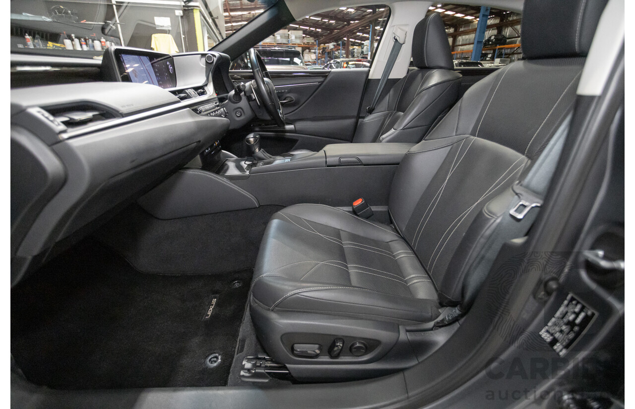 01/2020 Lexus ES300H Luxury + Enhancement Pack (Hybrid) AXZH10R 4D Sedan Mercury Grey Mica 2.5L