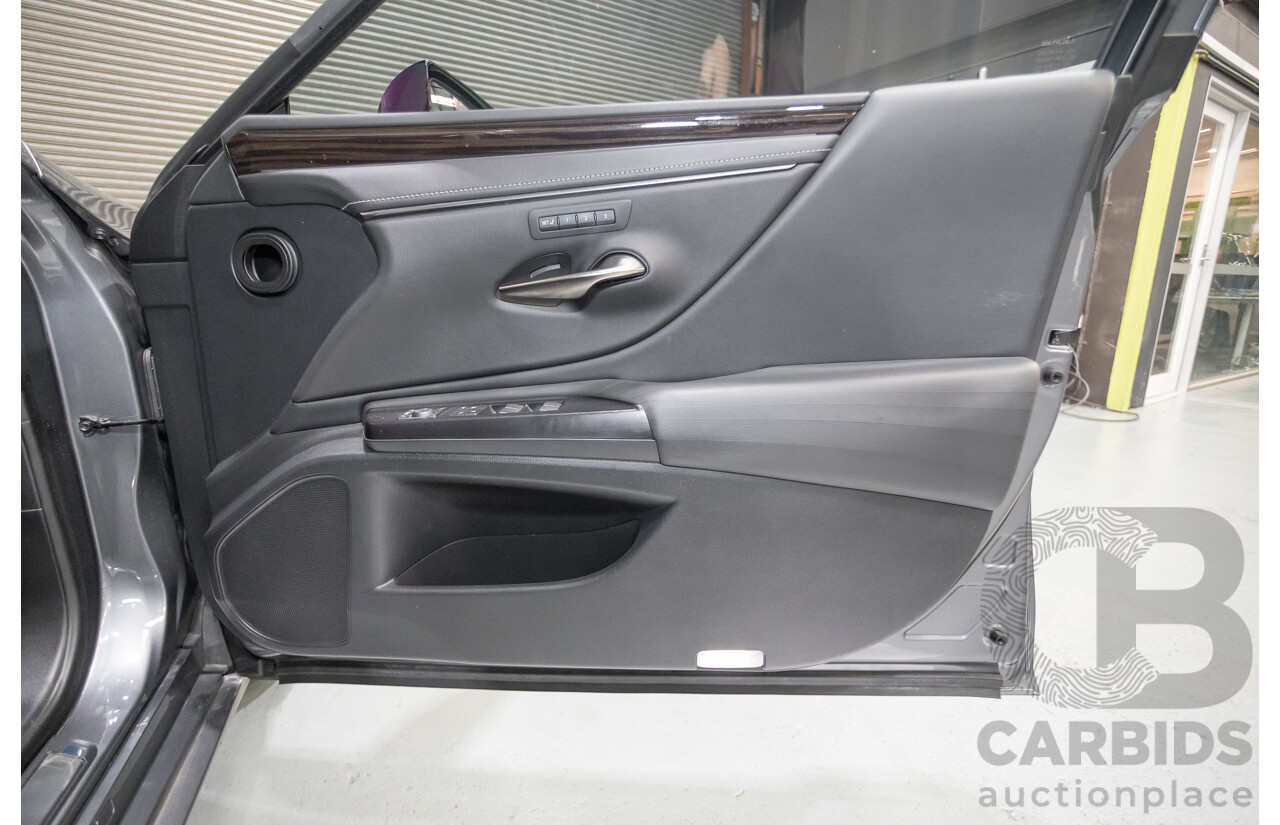 01/2020 Lexus ES300H Luxury + Enhancement Pack (Hybrid) AXZH10R 4D Sedan Mercury Grey Mica 2.5L