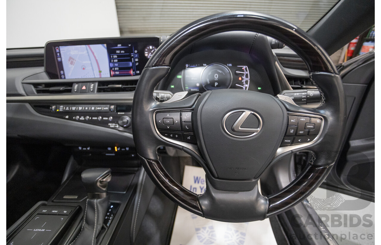 01/2020 Lexus ES300H Luxury + Enhancement Pack (Hybrid) AXZH10R 4D Sedan Mercury Grey Mica 2.5L
